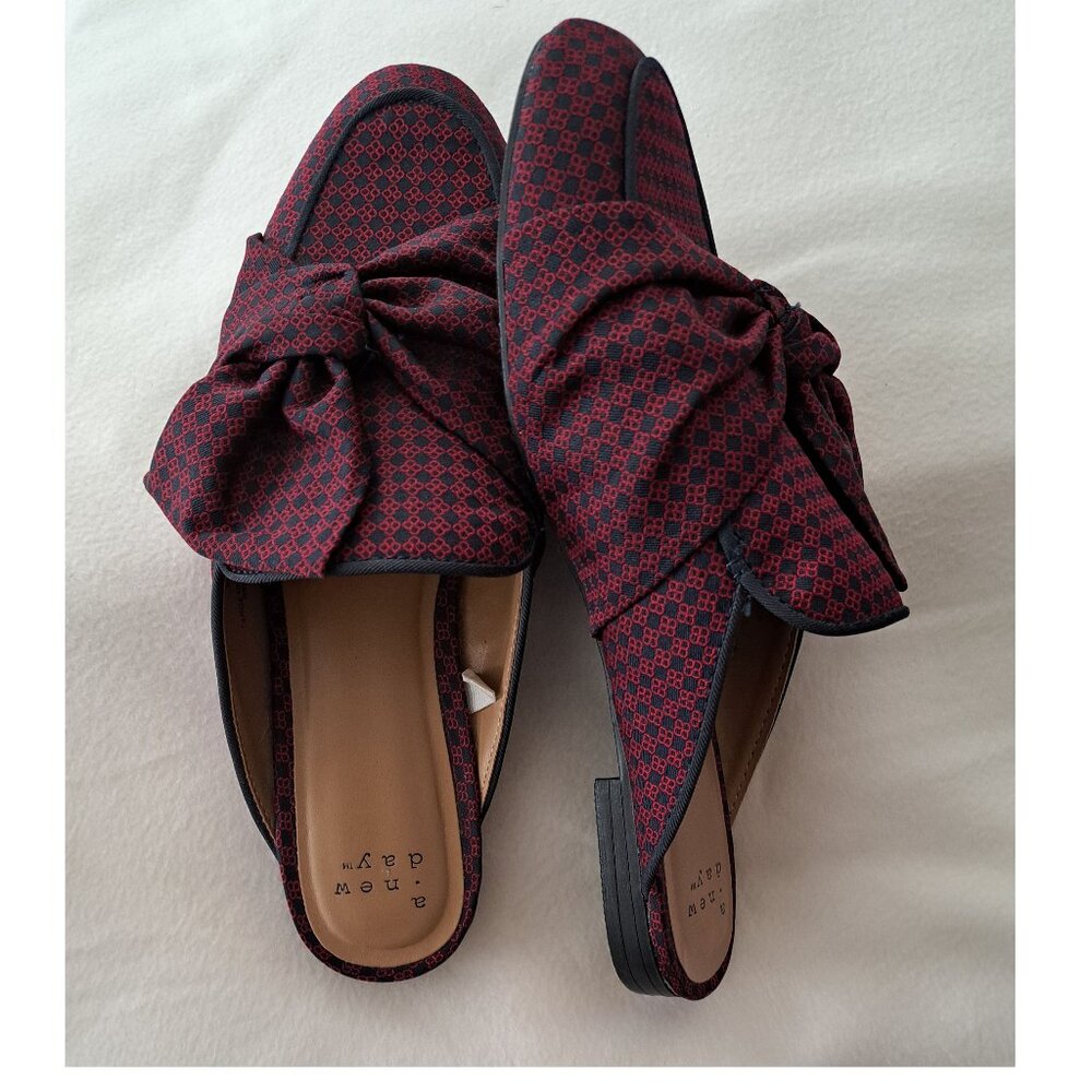 VINTAGE SLIP ON DRESS SHOES,  BRAND; A NEW DAY, 1979